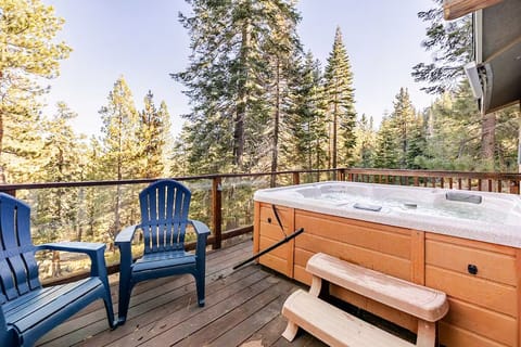 Private Hot Tub with Moutain Views