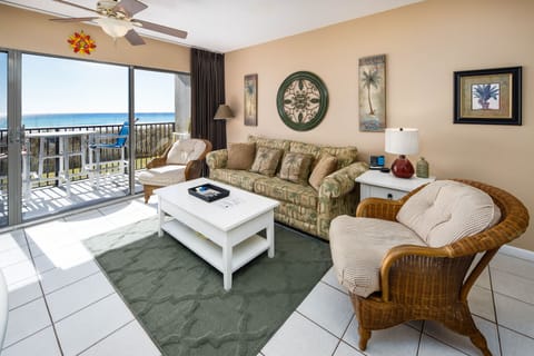 Breathtaking Living area - Gorgeous spacious living room with amazing views of the Emerald Coast.