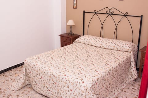 2 bedrooms, bed sheets