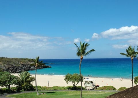 Beach nearby, sun loungers, beach towels