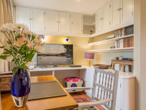 Bearwood House: At the rear of the dining room is a useful office space