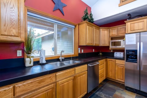 Kitchen - Main Level