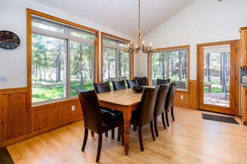 Dining Room with Seating for 8