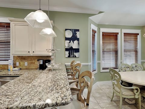 Second Floor, Breakfast Bar