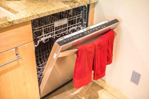 Make sure to use white vinegar (provided) when doing dishes due to hard water!