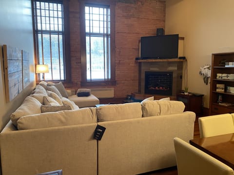 Large Living Room | Decorative Fireplace