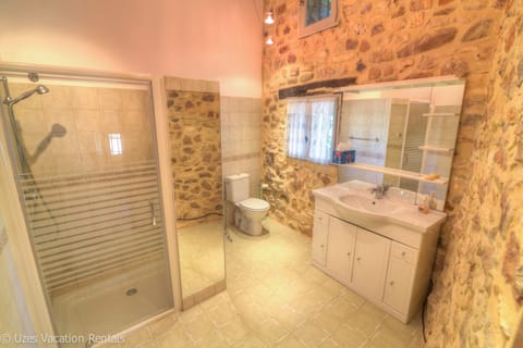 Combined shower/tub, hair dryer, towels, toilet paper