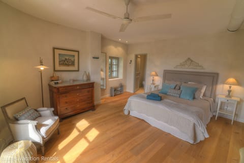 Master bedroom with ensuite bathroom and walk-in closet