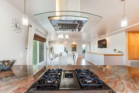 Bright Open Floor Plan