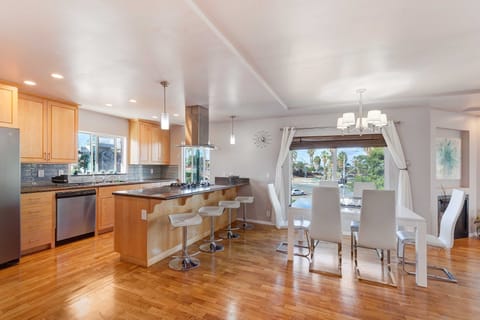 Bright Open Floor Plan