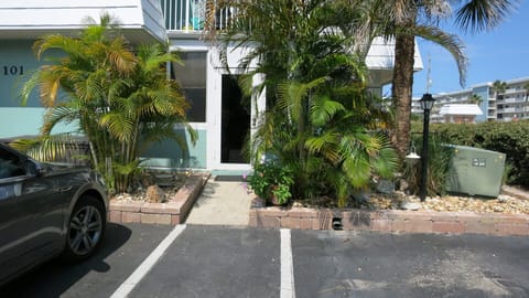 Entrance to Beach Cottage