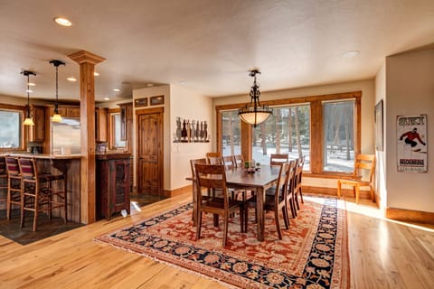 Family gatherings at diming table that seats 10 with 4 at the counter