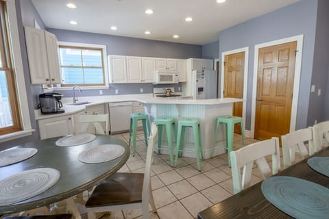 Main Level | Dining Room | Kitchen - Additional seating at "kids" table and 4 stools at the breakfast bar