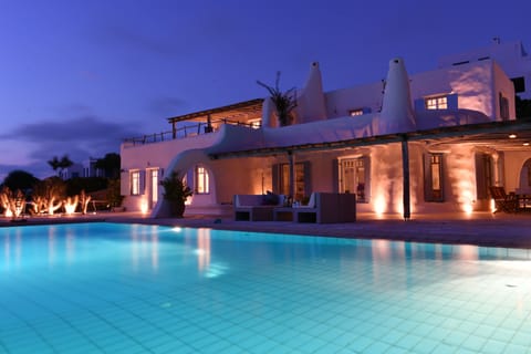 Outdoor pool, an infinity pool