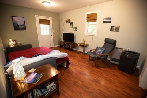 1 bedroom, laptop workspace, iron/ironing board, WiFi