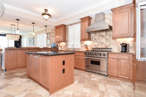 Bella Riva 109 - Fully Equipped Kitchen with High End Appliances