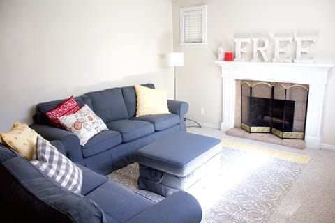 Living area | Smart TV, fireplace, DVD player, streaming services