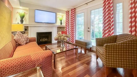 YOUR HOME FOR YOUR HOLIDAYS
Entire Home -  3 Bedrooms, 2 baths
3 KING BEDS
