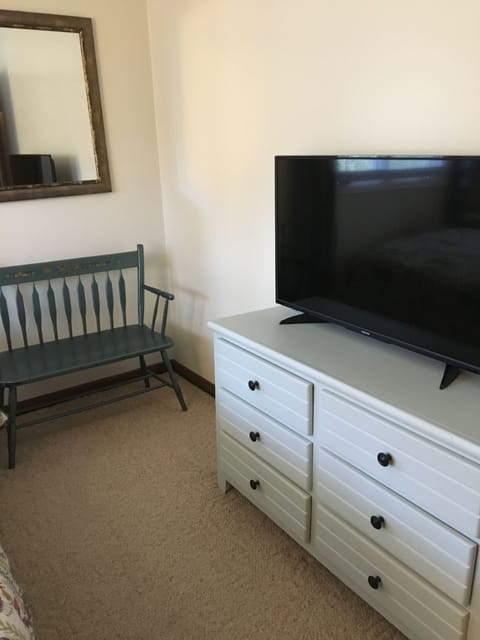 Flat screen TV in all downstairs bedrooms.