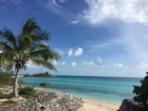 Beach nearby, sun loungers, beach towels