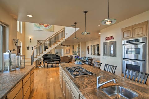 Kitchen | Dishware/Flatware | Pots/Pans