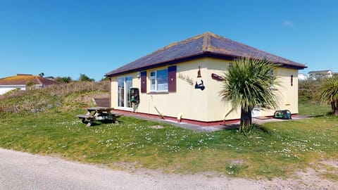 Exterior 1