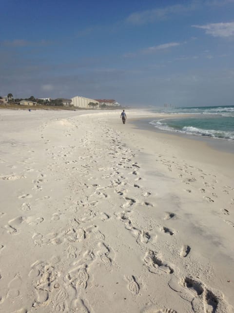 Beach nearby, sun loungers, beach towels