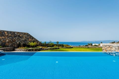 Outdoor pool, an infinity pool