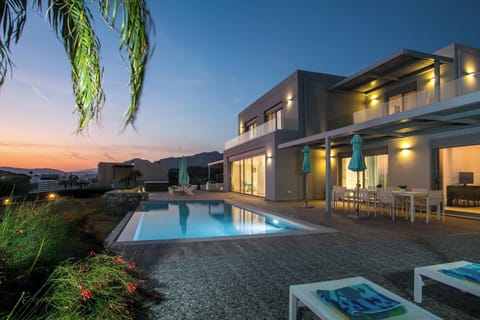 Outdoor pool, an infinity pool