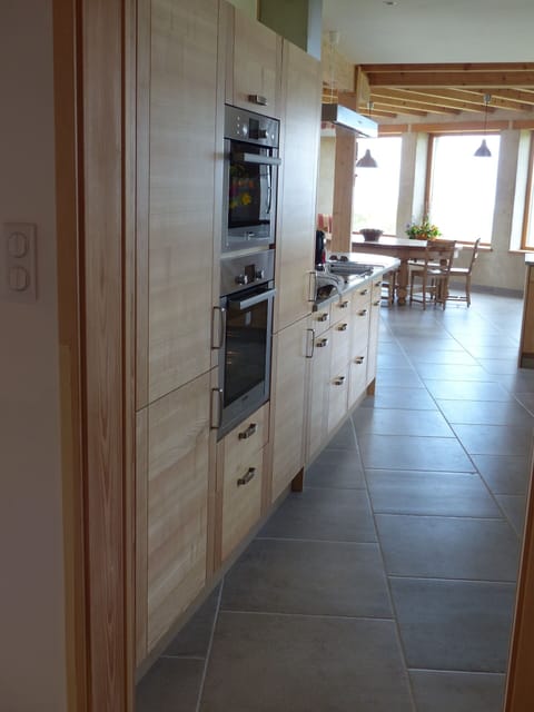 Induction and gas cooktop, convection ovens and micro-wave