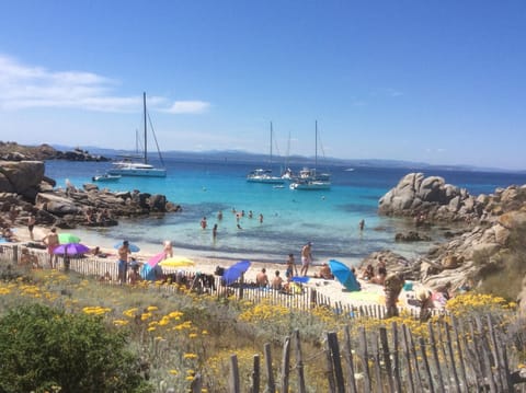 Beach nearby, sun loungers, beach towels