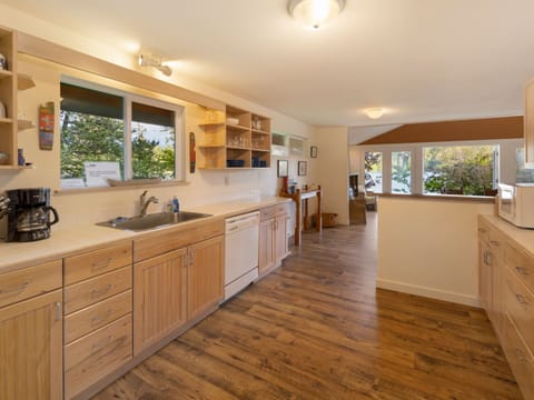 The fully equipped kitchen has everything you need to prepare and serve your meals.