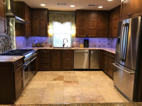 Large amazing Chef’s kitchen! Plenty of room for everyone to help prepare meals 