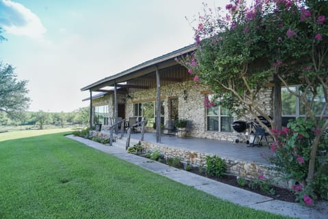 Front porch with lots of room for BBQs and dining