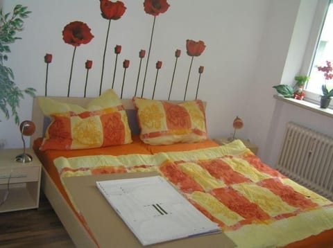 2 bedrooms, bed sheets