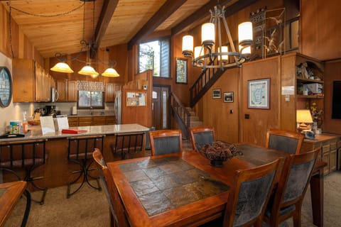 Dollar Point Grainger Dining Kitchen Entrance - Dollar Point Grainger Dining Kitchen Entrance