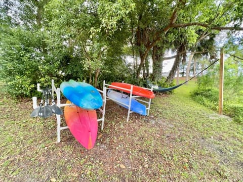 Kayaks & shaded hammock for guests use. Jackets, paddles and whistles provided. 