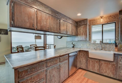 Lots of counter space for entertaining.