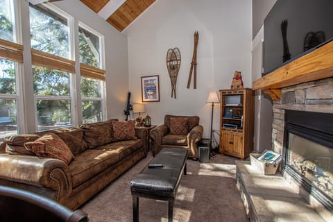 Dollar Hill II 61 - Living Area