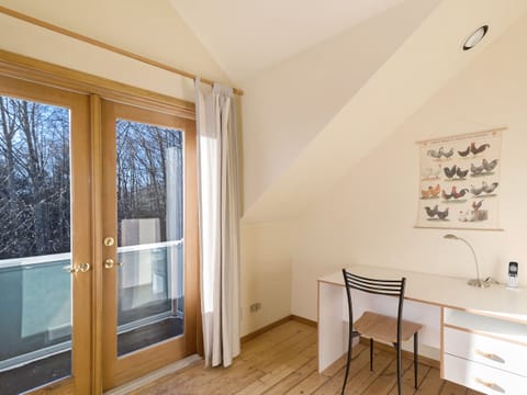 Office or Yoga room with deck