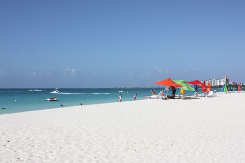 Beach nearby, sun loungers, beach towels