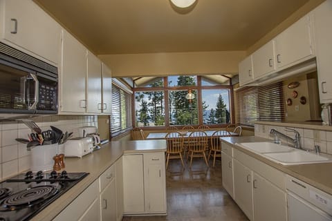 Dollar Point Coates Kitchen and Dining