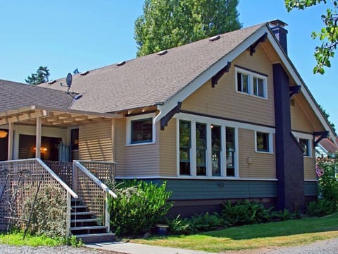 Fisherman Suite entrance.


This is a non-smoking unit.