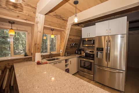 WoodlandKitchenMainFloor