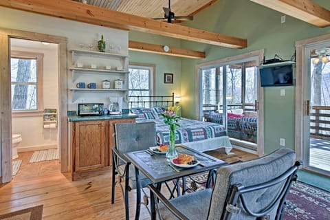 Dining Table | Dishware Provided