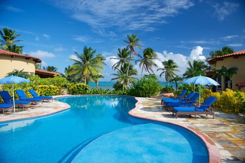 01 Seascape Villas, your own piece of paradise. Check out your beachfront villa.