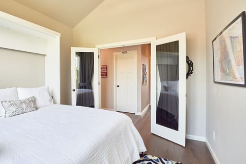 Murphy Bed for Larger Groups
