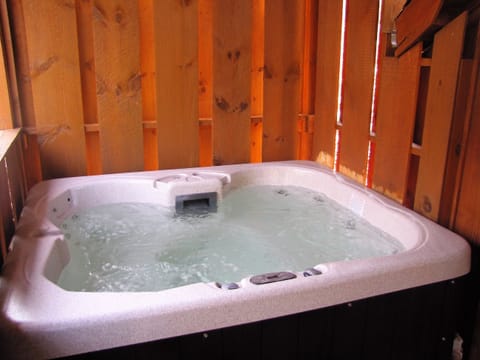 Large Hot Tub to relax your cares away. A perfect way to relax after a day of hiking and shopping