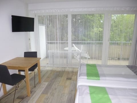 1 bedroom, iron/ironing board, internet, bed sheets