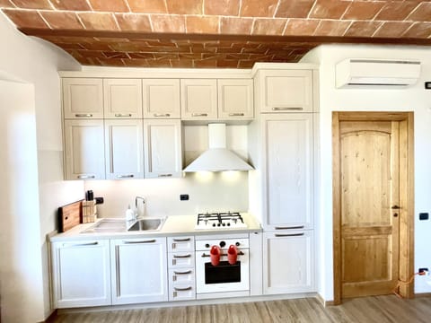 A new kitchen for you to enjoy! Adding lighting, more cupboard space. 